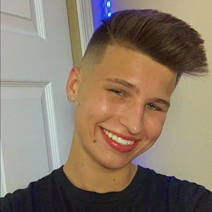 Meet your Posher, Bryce